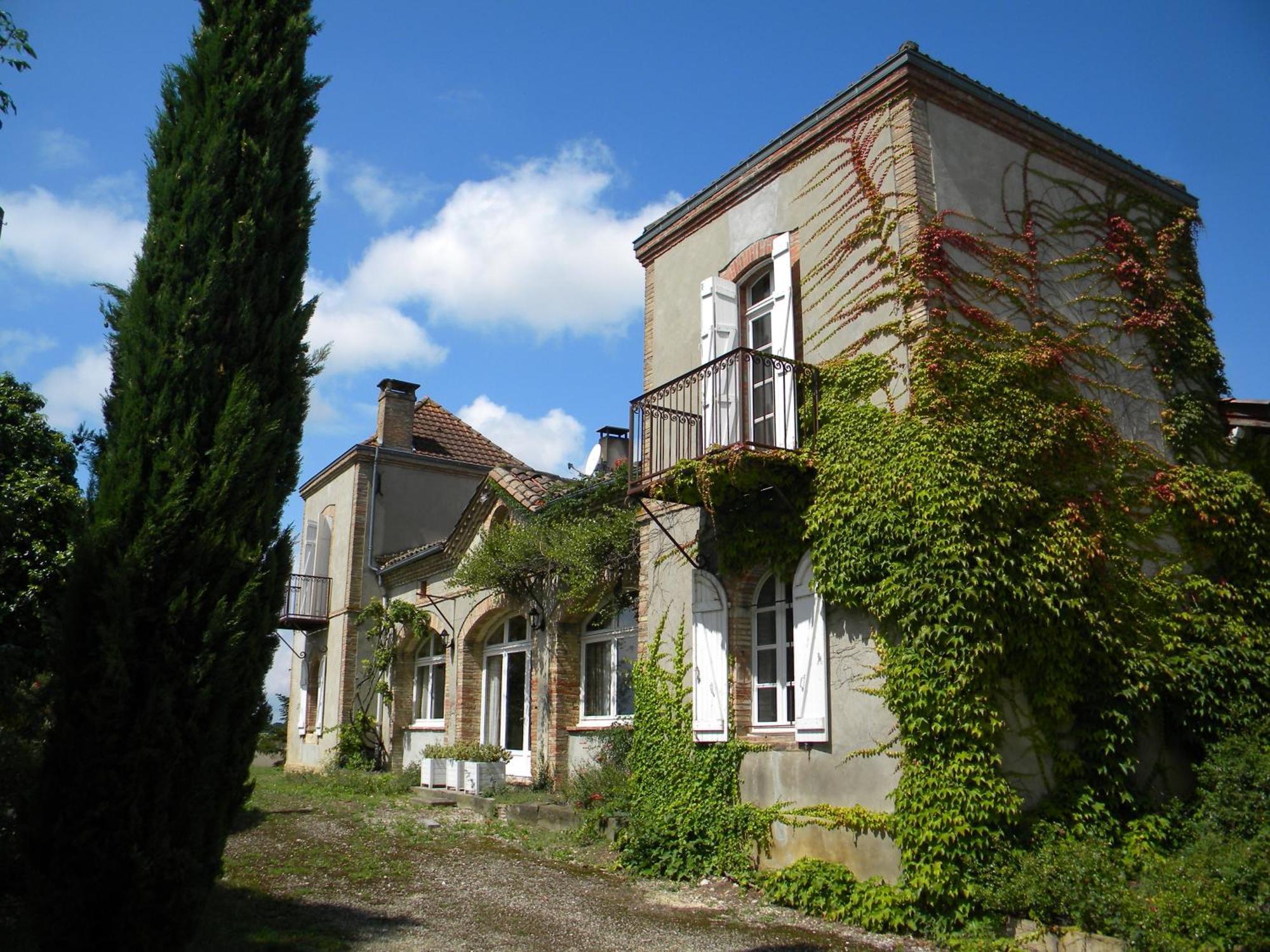 Chambres D'Hotes Le Loubet L'Isle-Jourdain  Exterior photo